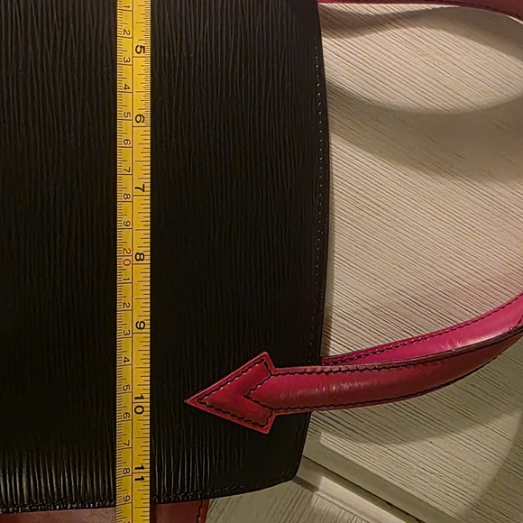 LOUIS VUITTON Louis Vuitton Varennes Handbag M52387 Epi Leather Noir Castilia... - Picture 8 of 15